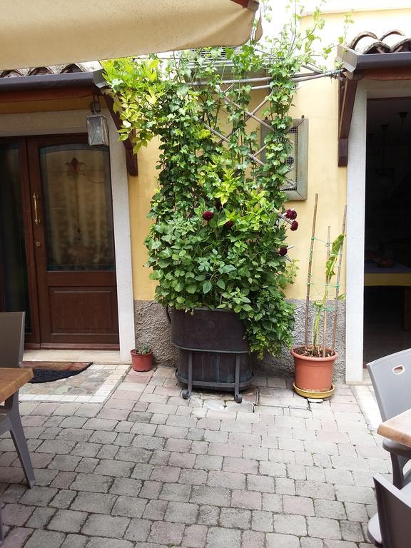 La Carbonara 6 Bed & Breakfast Bardolino Bagian luar foto